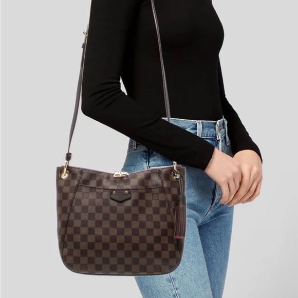 Louis Vuitton
Damier Ebene South Bank Besace Crossbody/Shoulder Bag - Picture 2 of 16